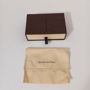 Louis Vuitton Wallet with dust cover